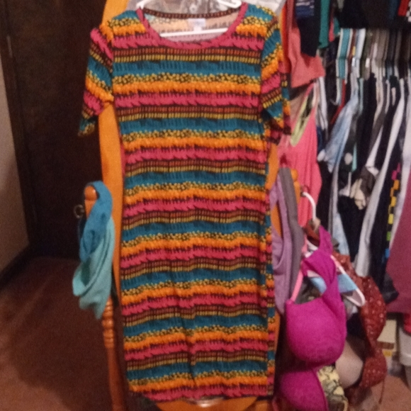 Lularoe Julia - Picture 2 of 3